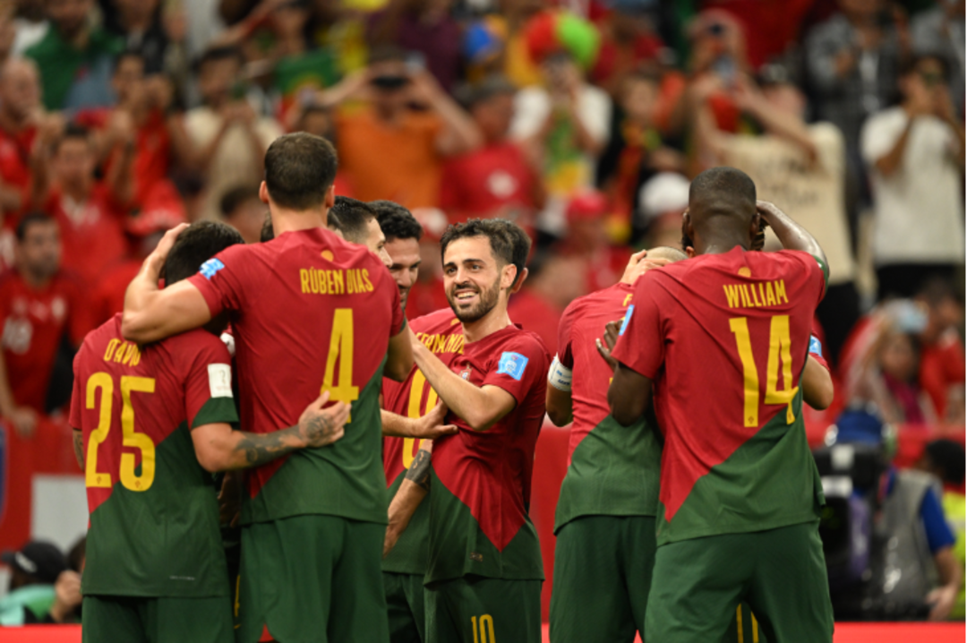 往往能吸引 往往能吸引