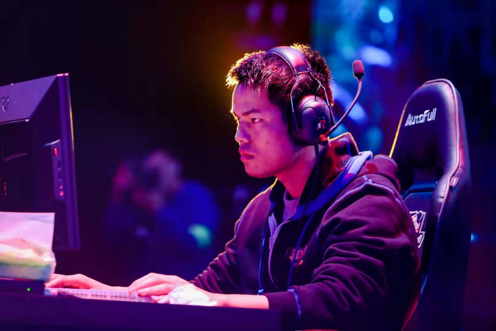 超出市场预 超出市场预