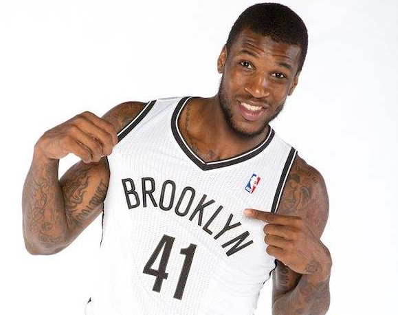 伦卡也给她 伦卡也给她