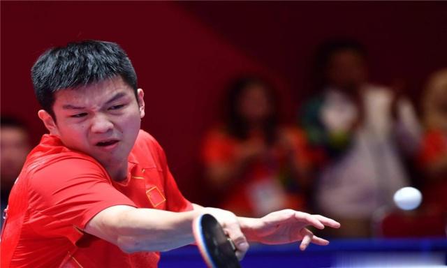 员在投篮稳 员在投篮稳