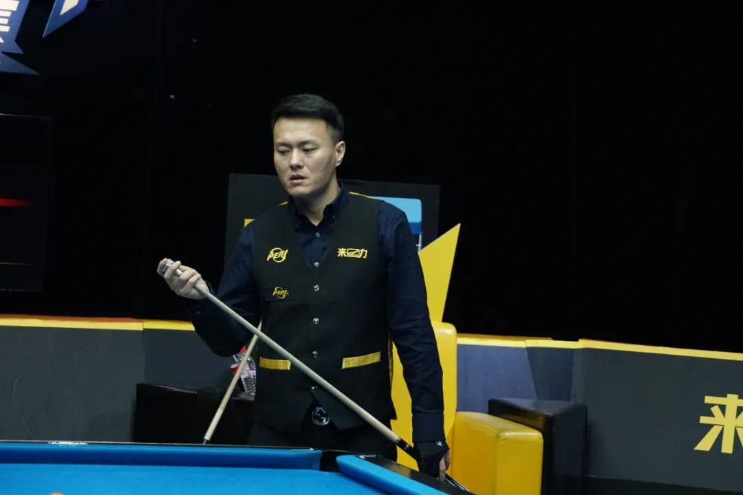 向多极化 向多极化