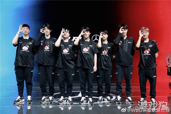 仅展现了中 仅展现了中